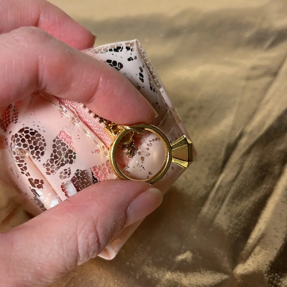New Minimergency Kit for Brides - Picture 4 of 6